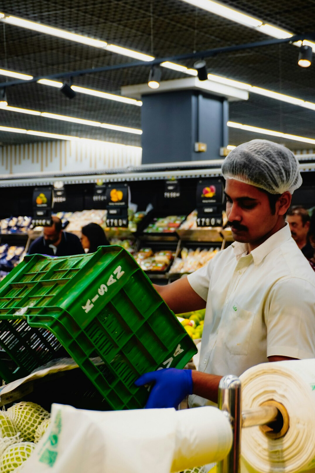 store detective in supermarket